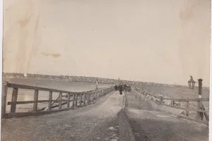 Наплавний Варварівський міст в Миколаєві, 1914-1915 (?) роки. Фото з аукціону.