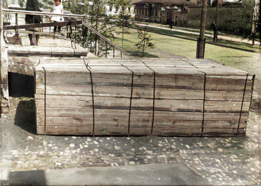 Експонати Миколаївського краєзнавчого музею запакували в дерев’яні ящики для подальшого переїзду у інше місце