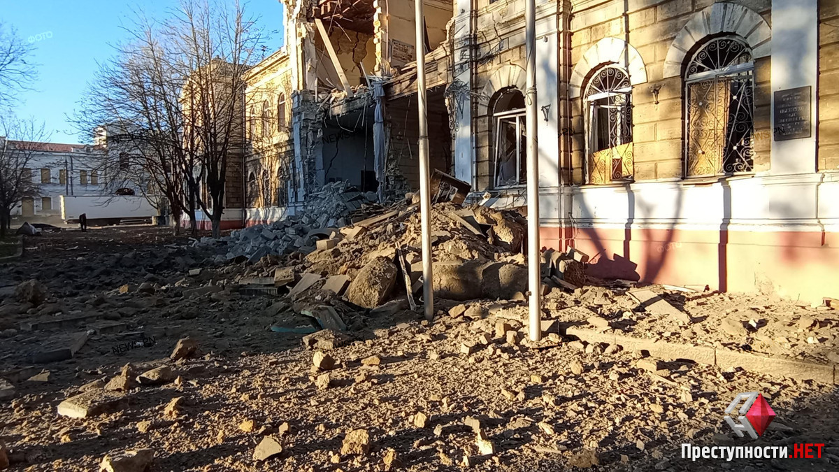 Нічний ракетний обстріл Миколаєва: росіяни знову били по житлових кварталах