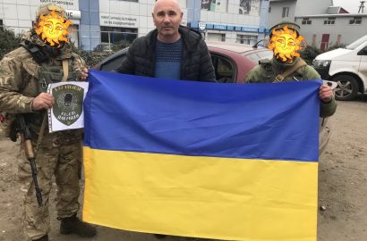 працівник швидкої допомоги Олег Безуханич допомагає Збройним Силам України